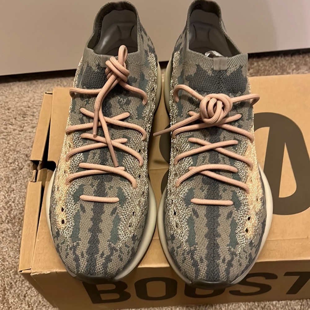 Authentic Adidas Yeezy boost 380 MiST Mens size 11.5